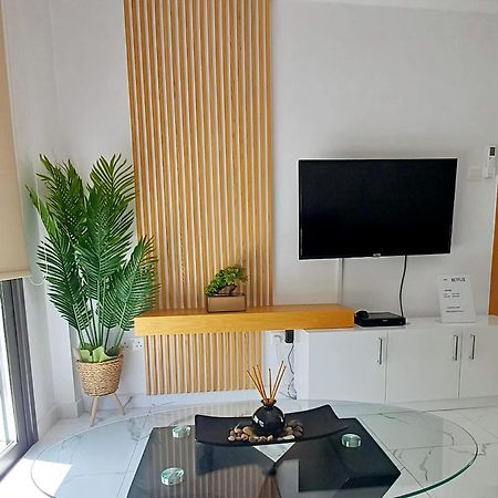 Sea Side Appartment In Kato Пафос Екстериор снимка