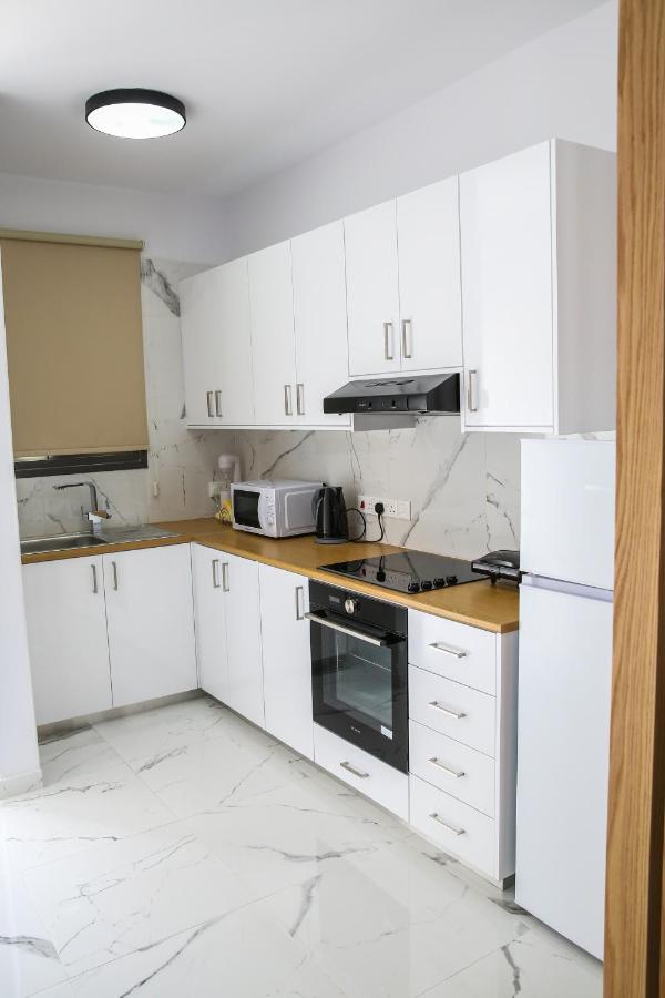 Sea Side Appartment In Kato Пафос Екстериор снимка