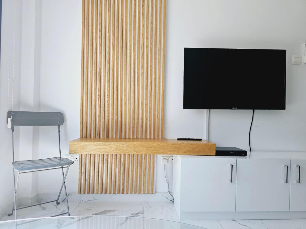 Sea Side Appartment In Kato Пафос Екстериор снимка
